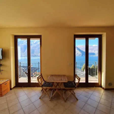 Picturesque In With Balcony Apartman *